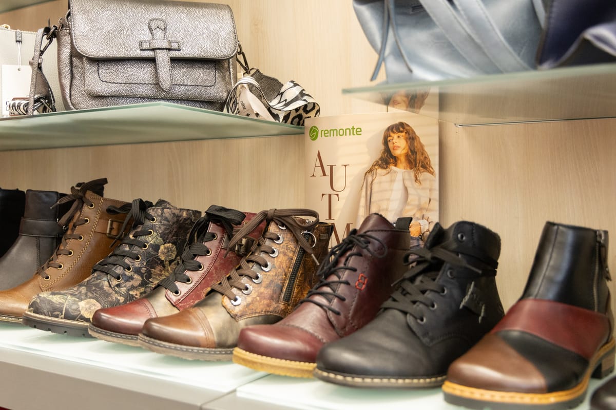 Stiefeletten in Braun, Schwarz und Bordeaux